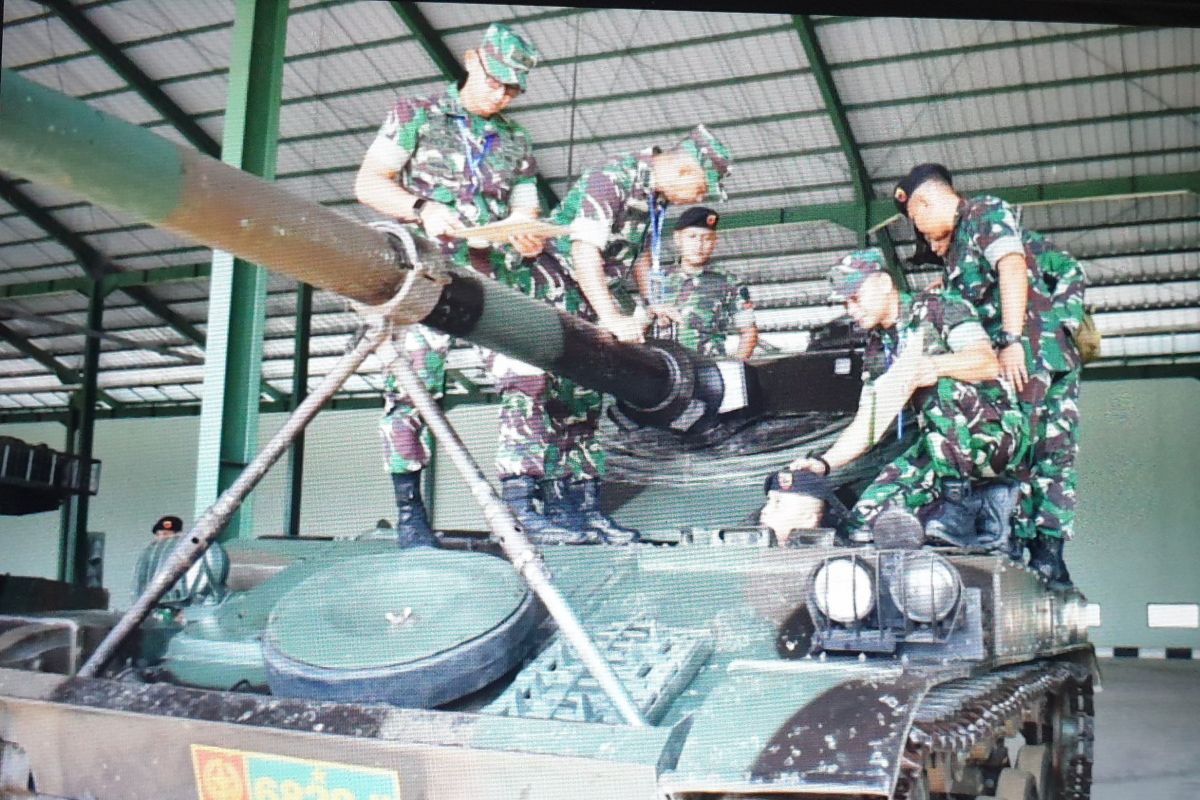 Dinas Kelaikan TNI-AD cek alutsista Yon Kav 5/DPC di Muara Enim