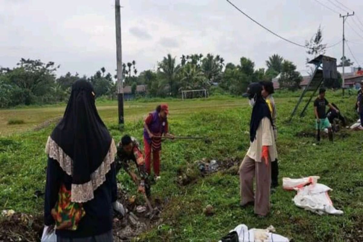 Koramil Kuala Kencana bangun kesadaran bersih lingkungan warga di Mimika