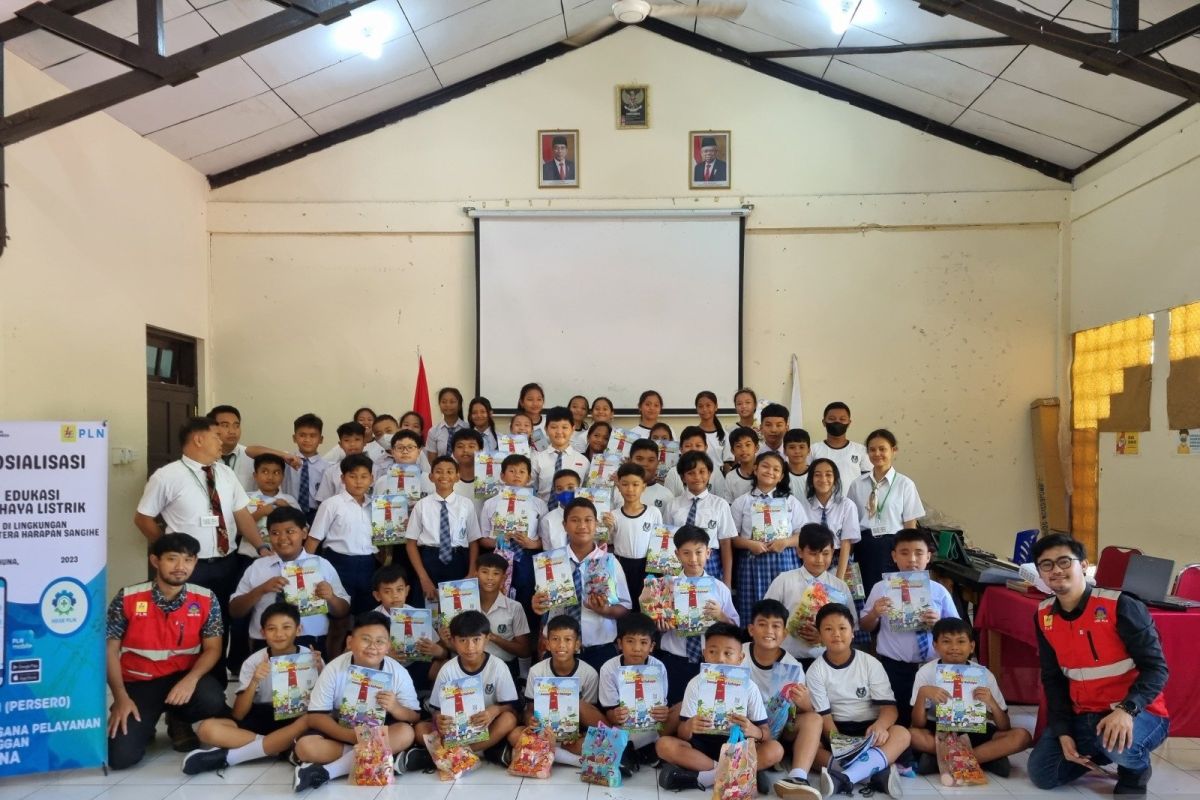 PLN edukasi tenaga kelistrikan ke siswa wilayah perbatasan Sulut-Filipina