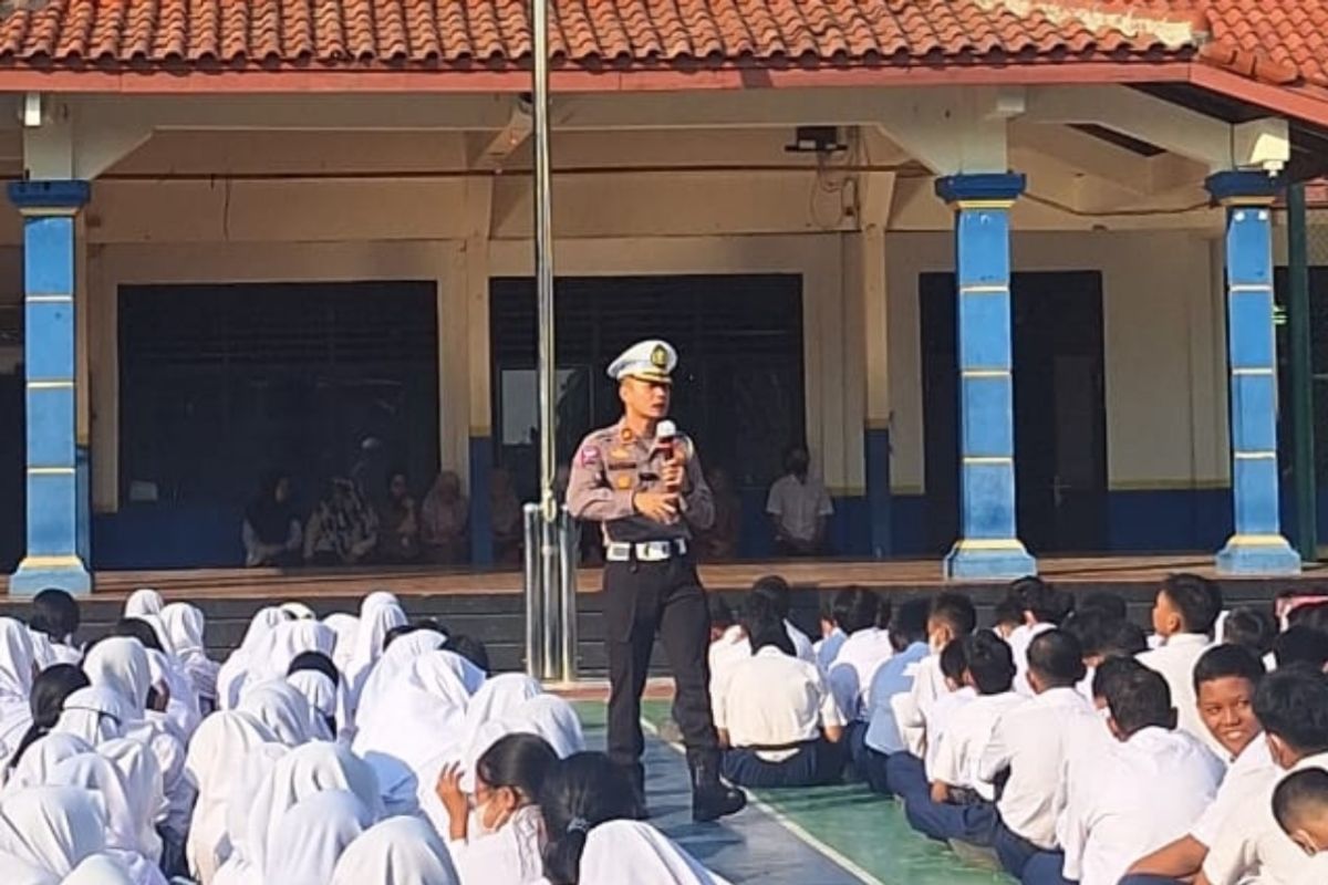 Polres Metro Depok sosialisasi 'Police goes to school' di SMPN 2