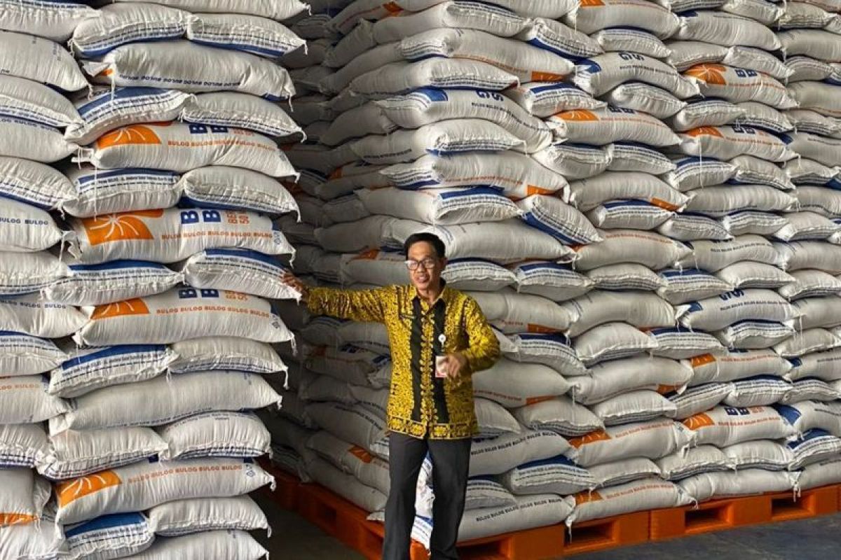Pemkab Paser salurkan beras kepada 11.938 KPM