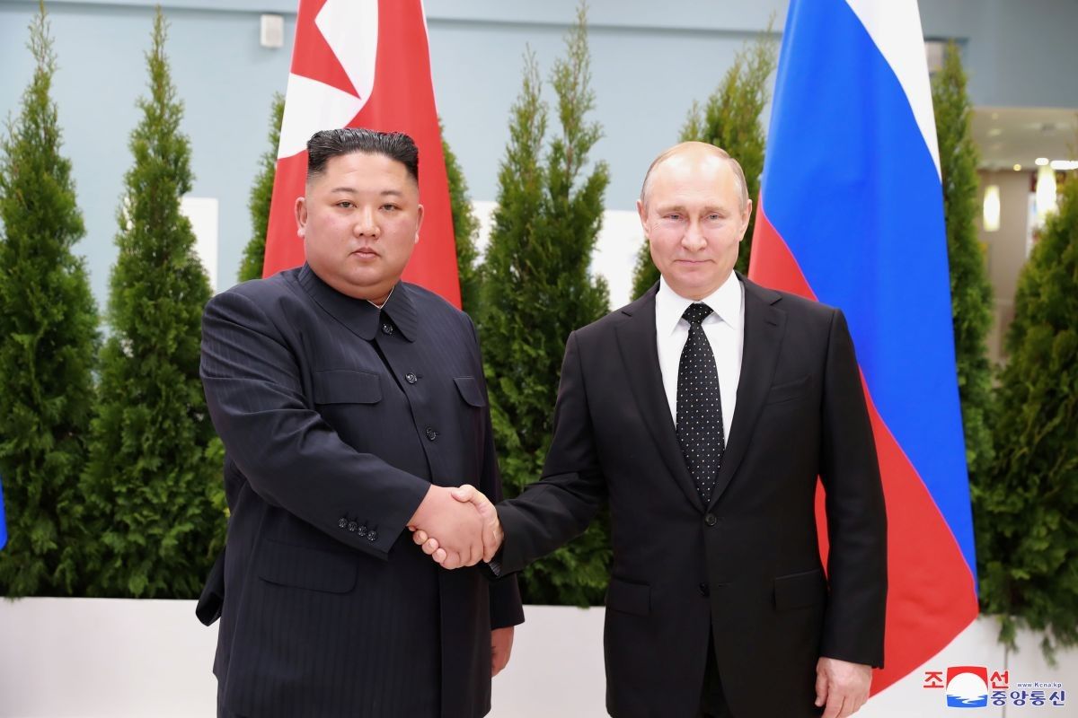 Kim Jong Un tiba di Rusia untuk adakan pertemuan puncak dengan Vladimir Putin