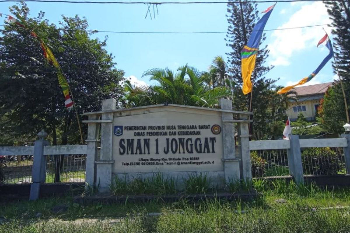 SMAN 1 Jonggat edukasi bahaya narkoba melalui MPLS
