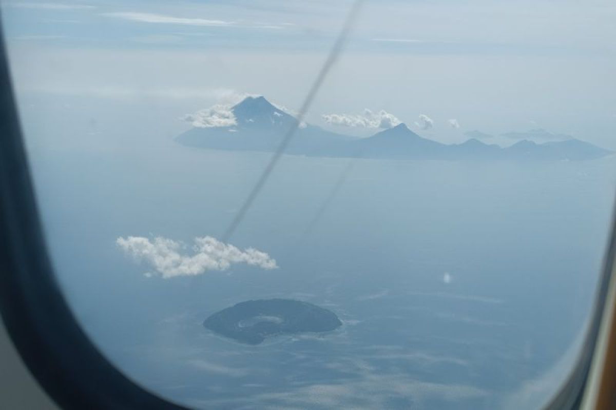 Erupsi efusif Gunung Karangetang masih terjadi