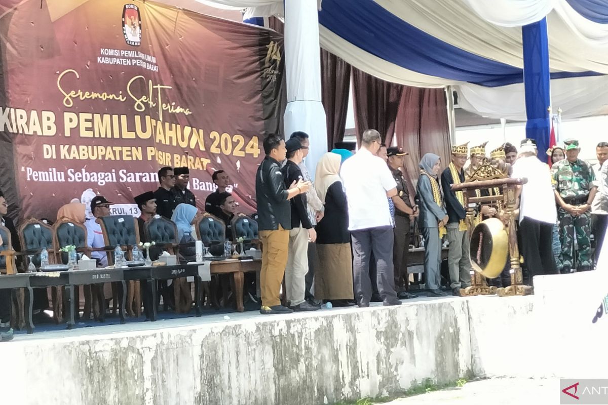 KPU Pesisir Barat Lampung gelar Kirab Pemilu 2024