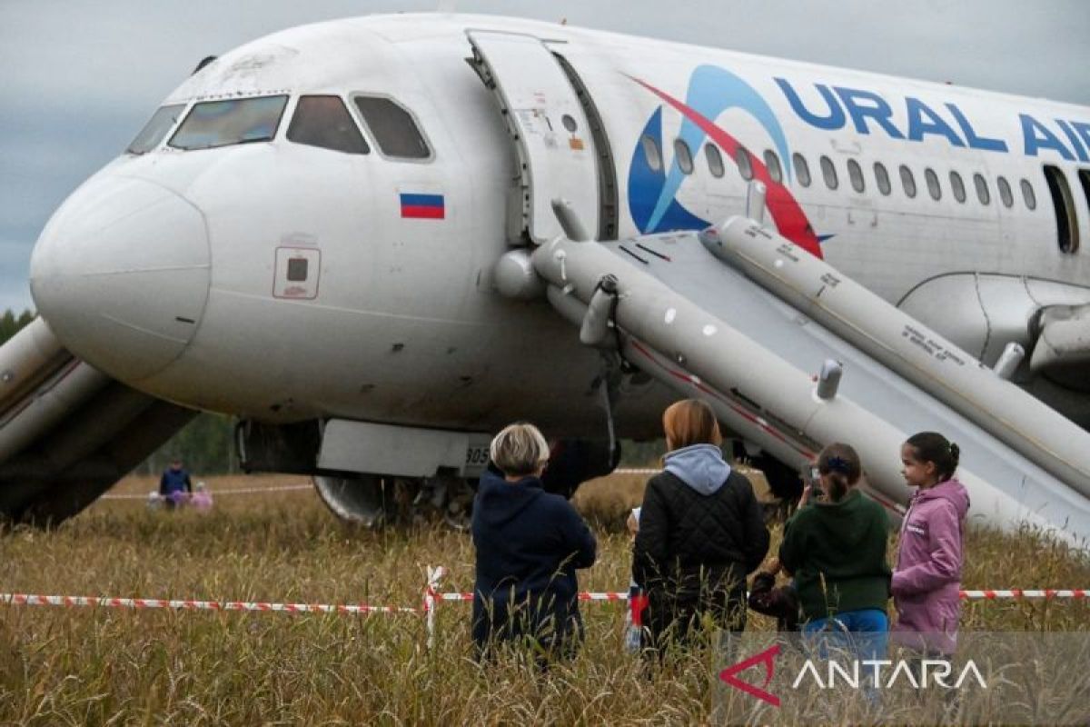 Pesawat Rusia mendarat darurat di Mesir akibat kerusakan mesin