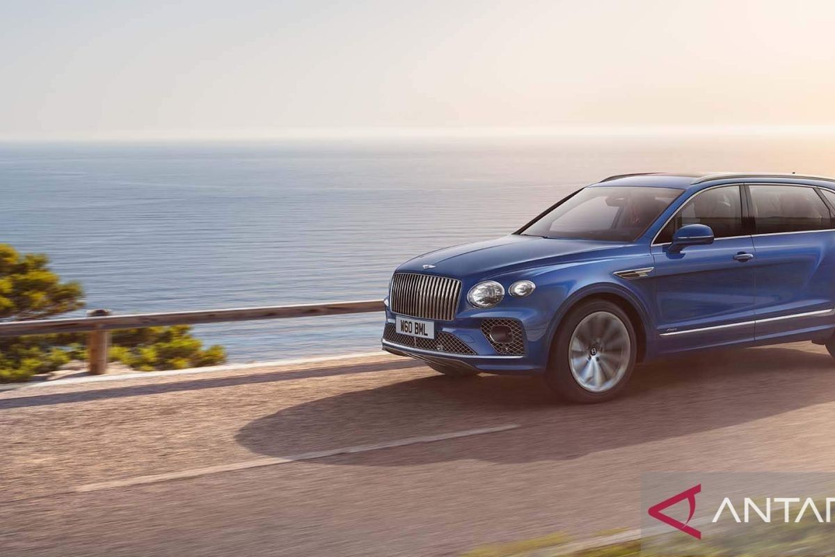 Bentley undur peluncuran EV perdana, namun percepat PHEV