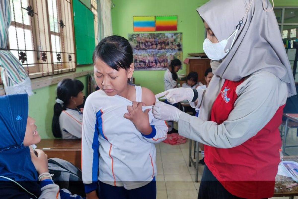 Banyuwangi Government Targets Vaccination of HPV for Thousands of Elementary School Students