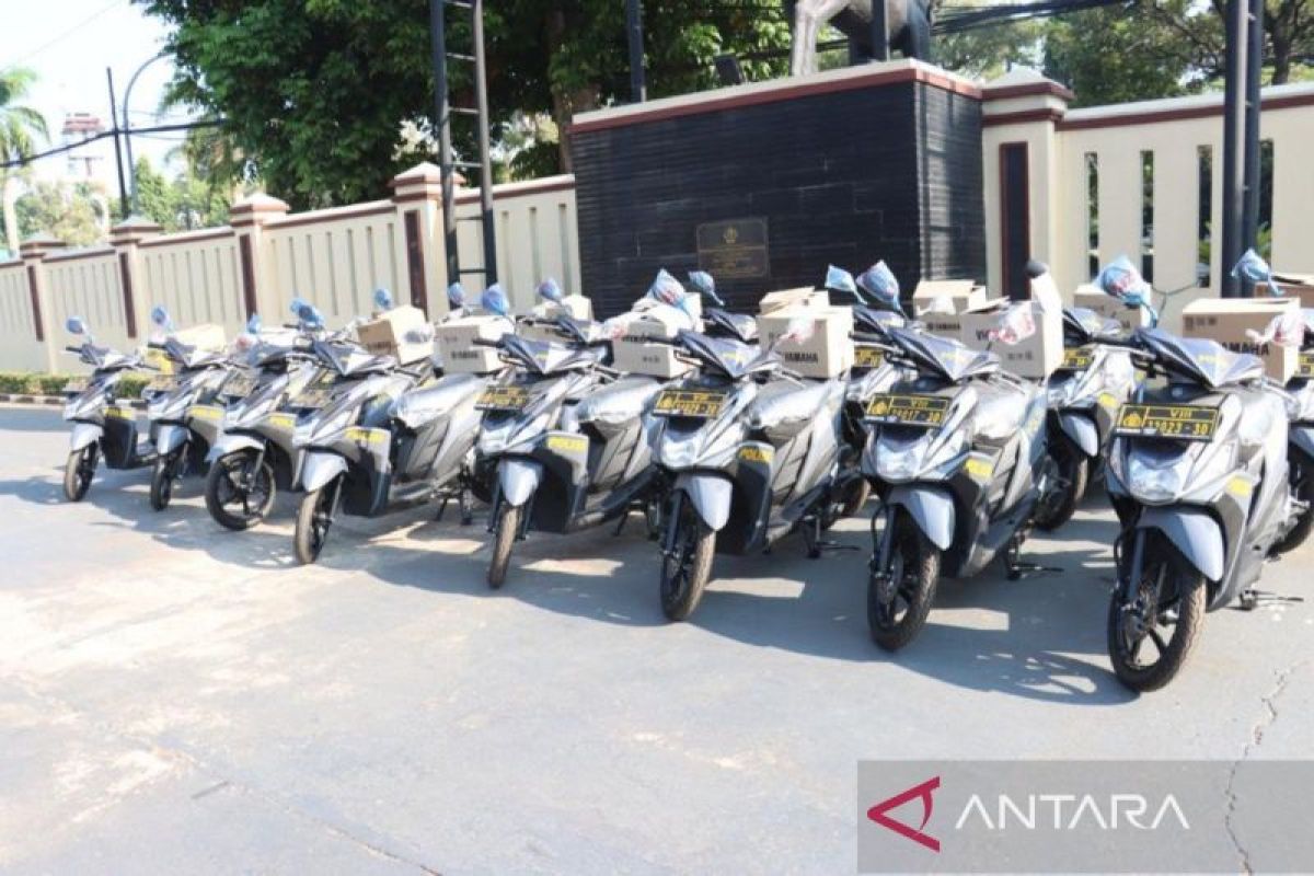 Kapolres Bogor bagikan 16 unit sepeda motor hibah dari Pemkab