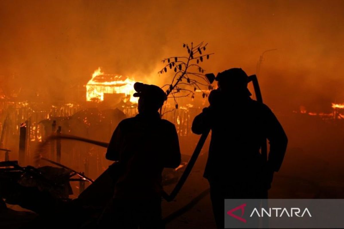 Kebakaran Permukiman Padat Penduduk Di Palangka Raya Antara News