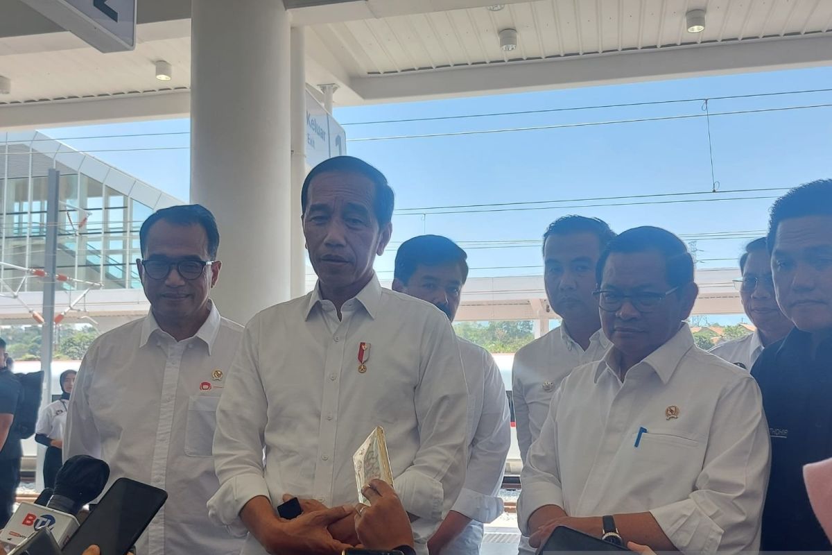 Jokowi: Tak ada subsidi tiket KA cepat Jakarta-Bandung