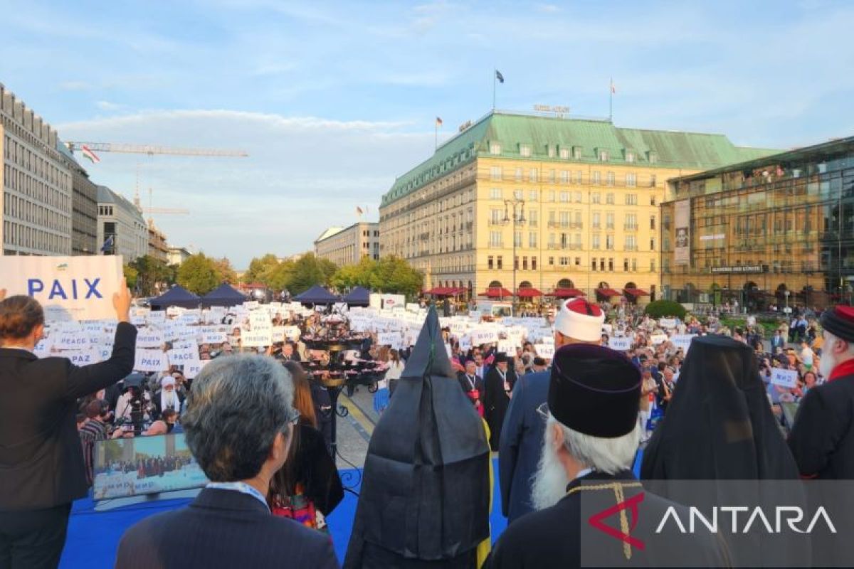 Para tokoh agama dunia berkumpul di Berlin serukan perdamaian