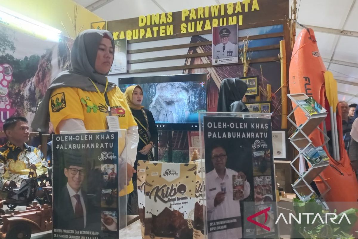 Dispar memamerkan produk UMKM dan wisata unggulan Kabupaten Sukabumi