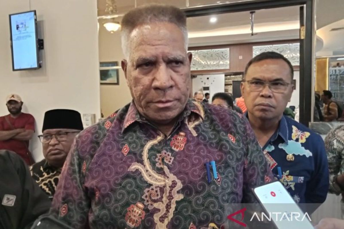 Gubernur Papua Barat teken rekomendasi sepuluh calon Komisi Informasi
