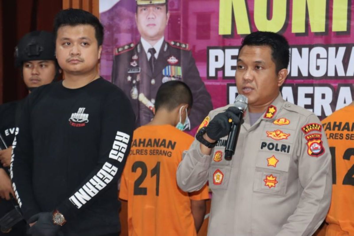 Polres Serang tangkap dua pengedar sabu di Taktakan