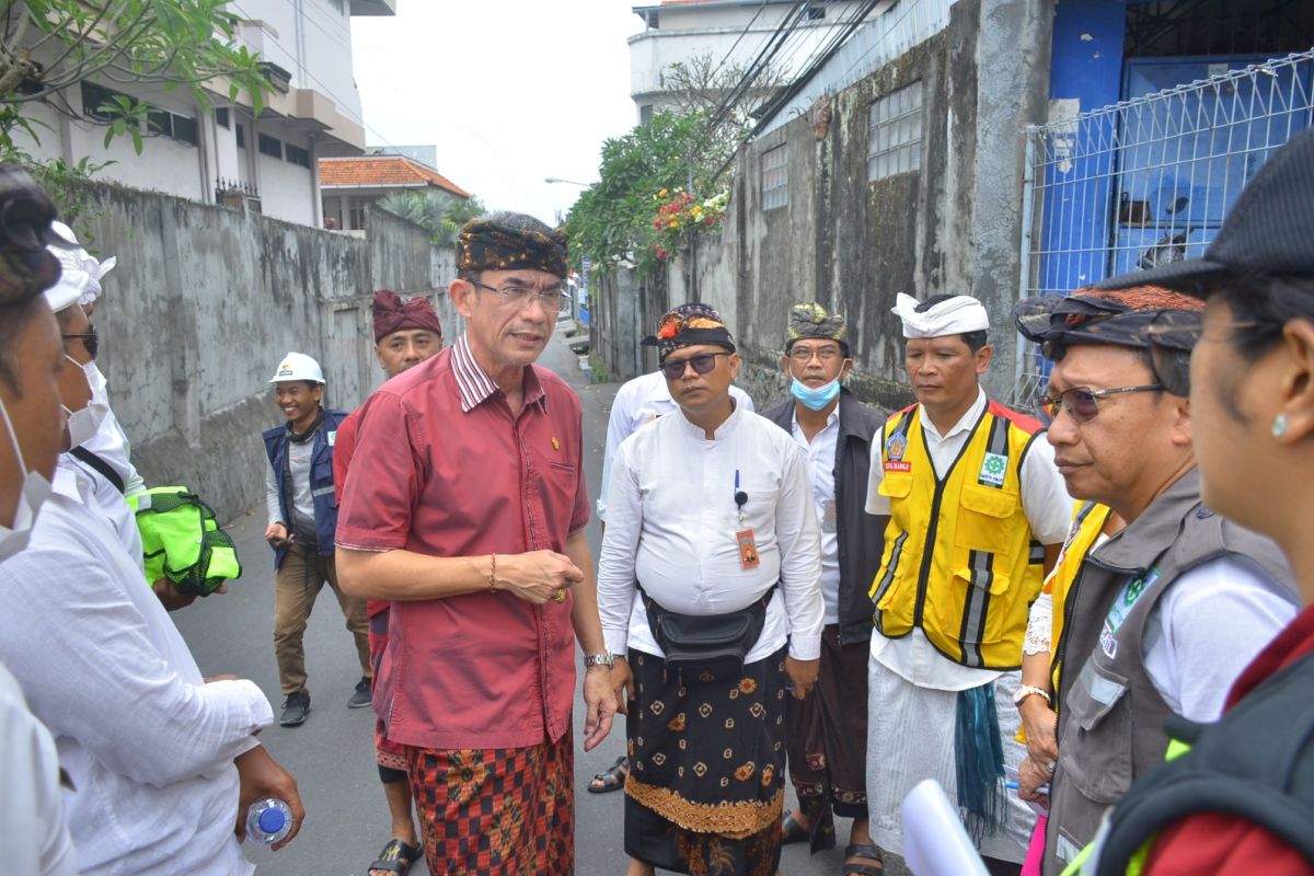 Komisi III DPRD Bali tinjau proyek infrastruktur di Kota Denpasar