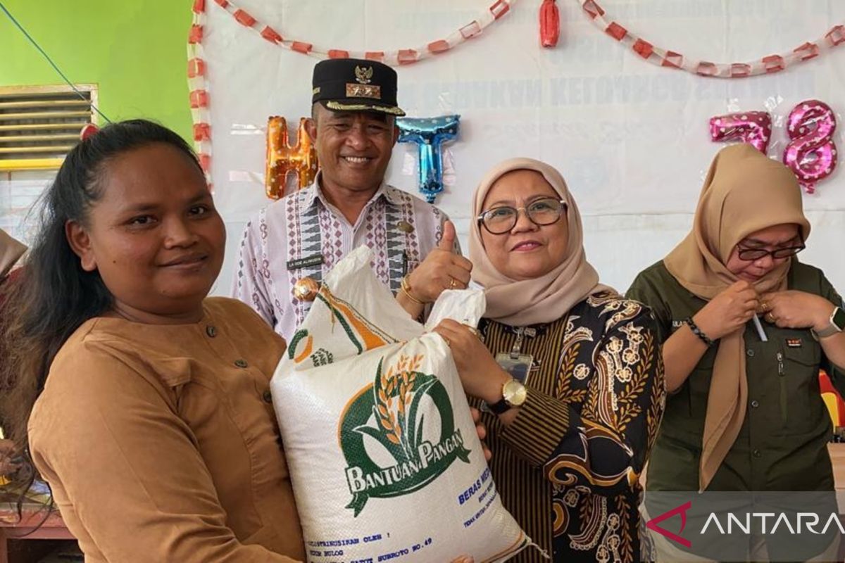 Bulog Sulawesi Tenggara salurkan beras bantuan pangan pemerintah ke 225.516 KPM