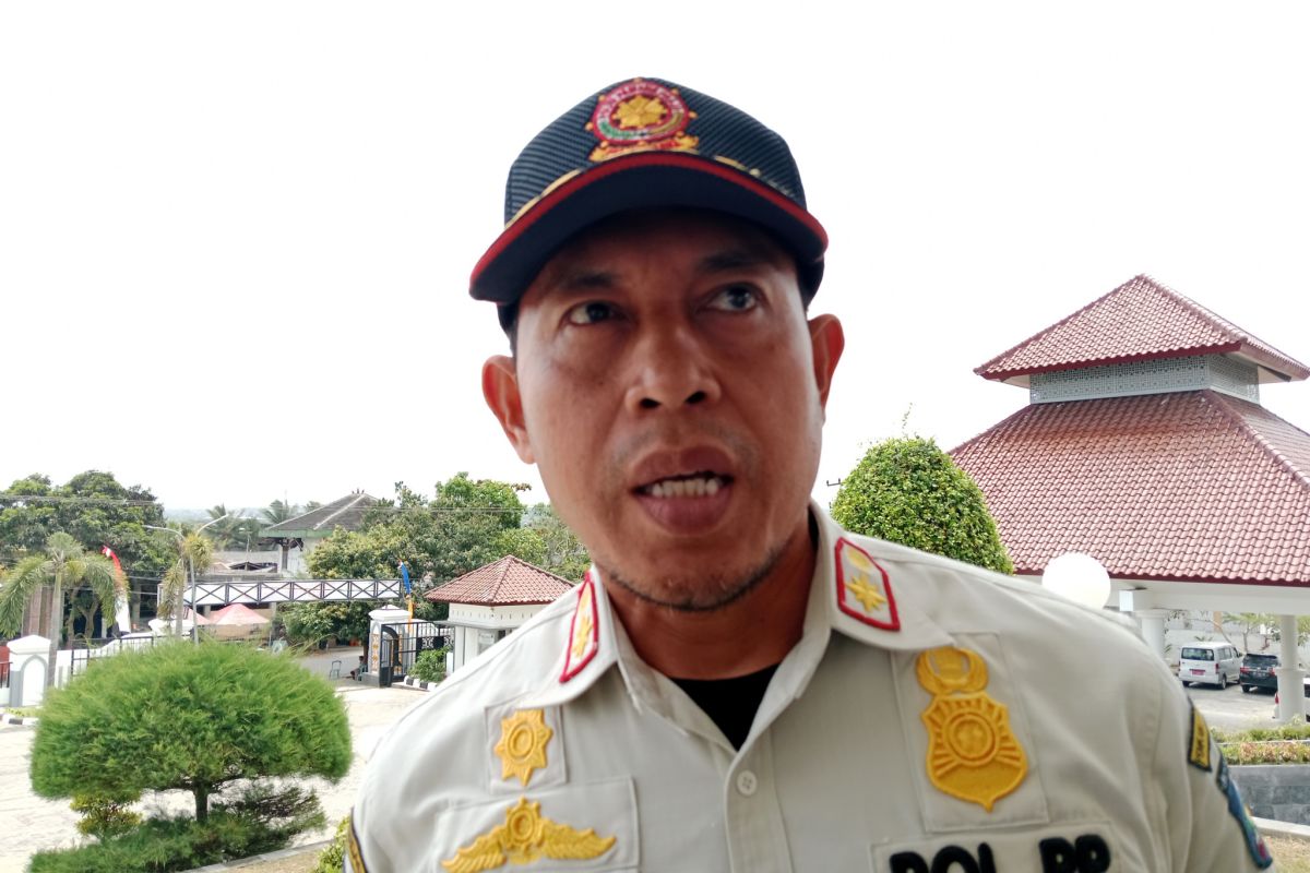 Satpol PP Lombok Tengah meminta caleg patuhi Perda Keindahan Tata Kota