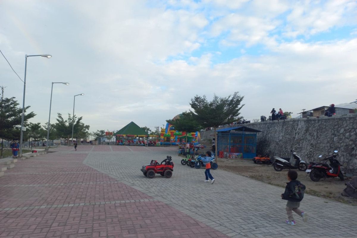 Huntap Duyu menjadi tempat favorit nongkrong sebagian warga Kota Palu