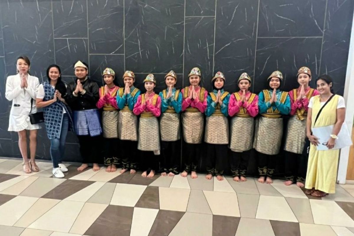 Kelompok tari saman Sekolah Indonesia meriahkan acara budaya Singapura