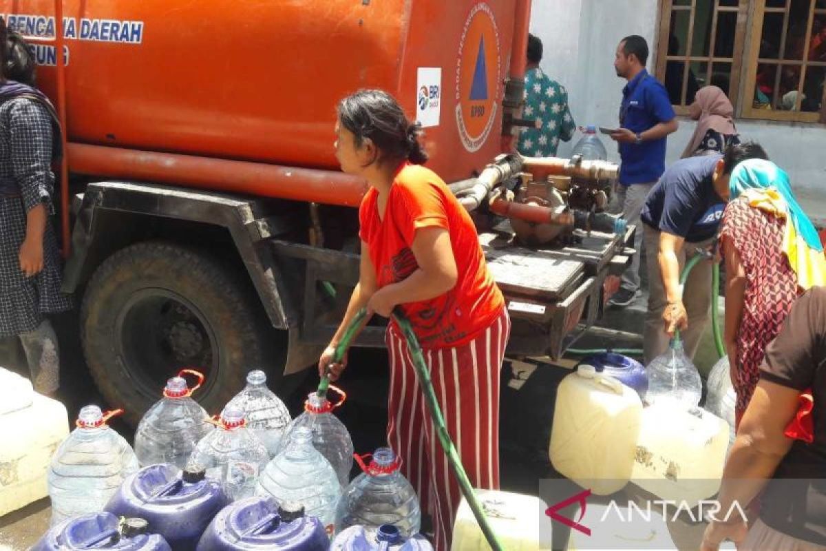 BRI Temanggung bantu 55 tangki air bersih