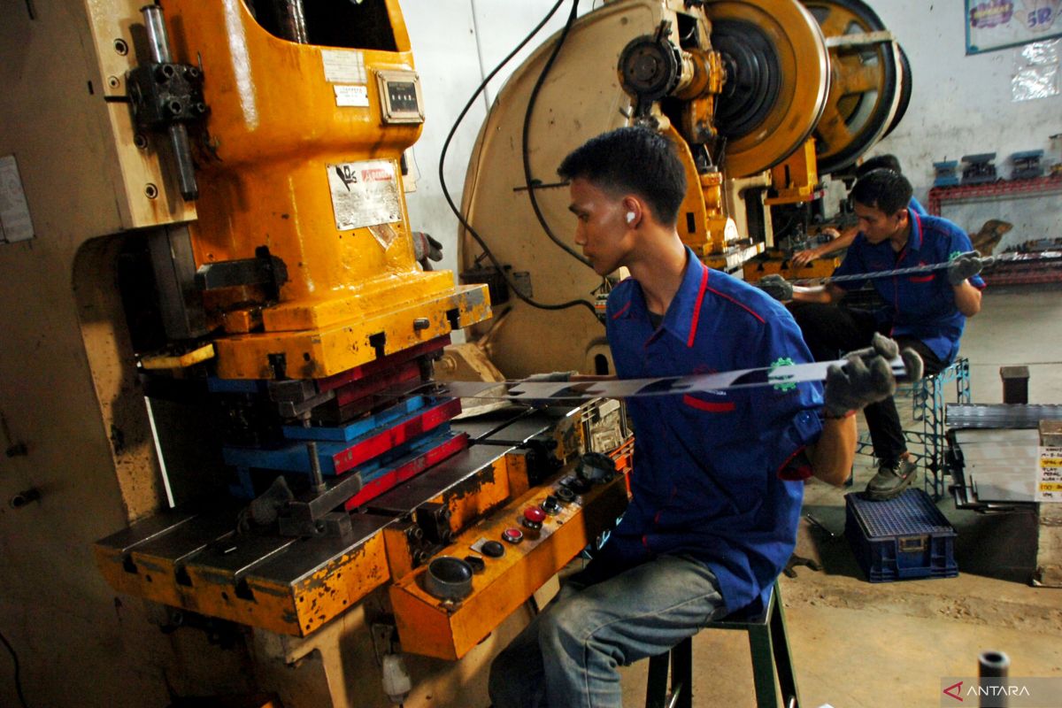 Indonesia launches SME incubator for fashion, auto sectors