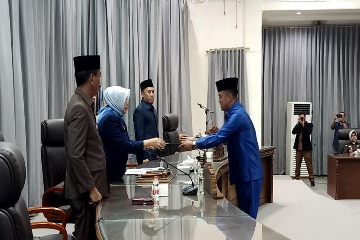 Fraksi Demokrat Barut minta SKPD komitmen jalankan program pembangunan