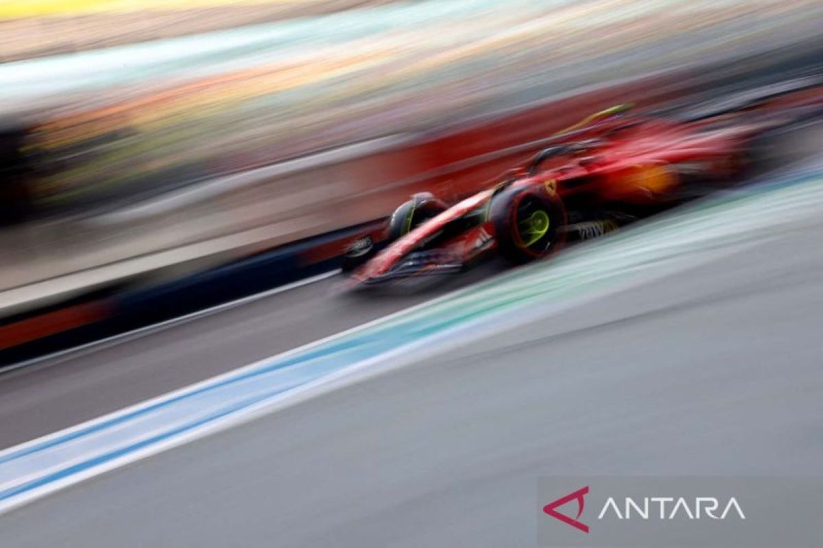 Formula 1: Sainz raih pole GP Singapura, Verstappen tak masuk grid terdepan