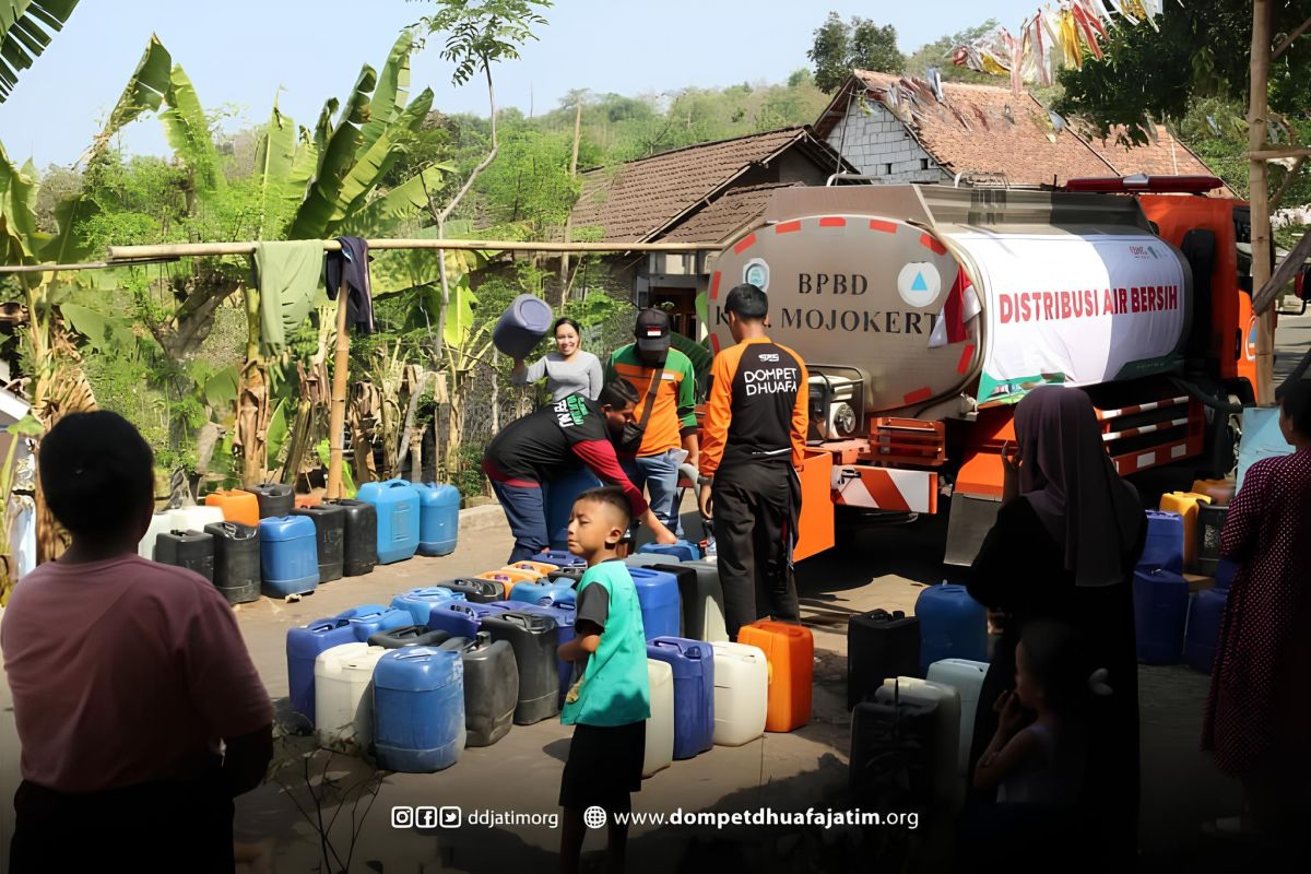 Dompet Dhuafa distribusikan ribuan liter air bersih ke Mojokerto
