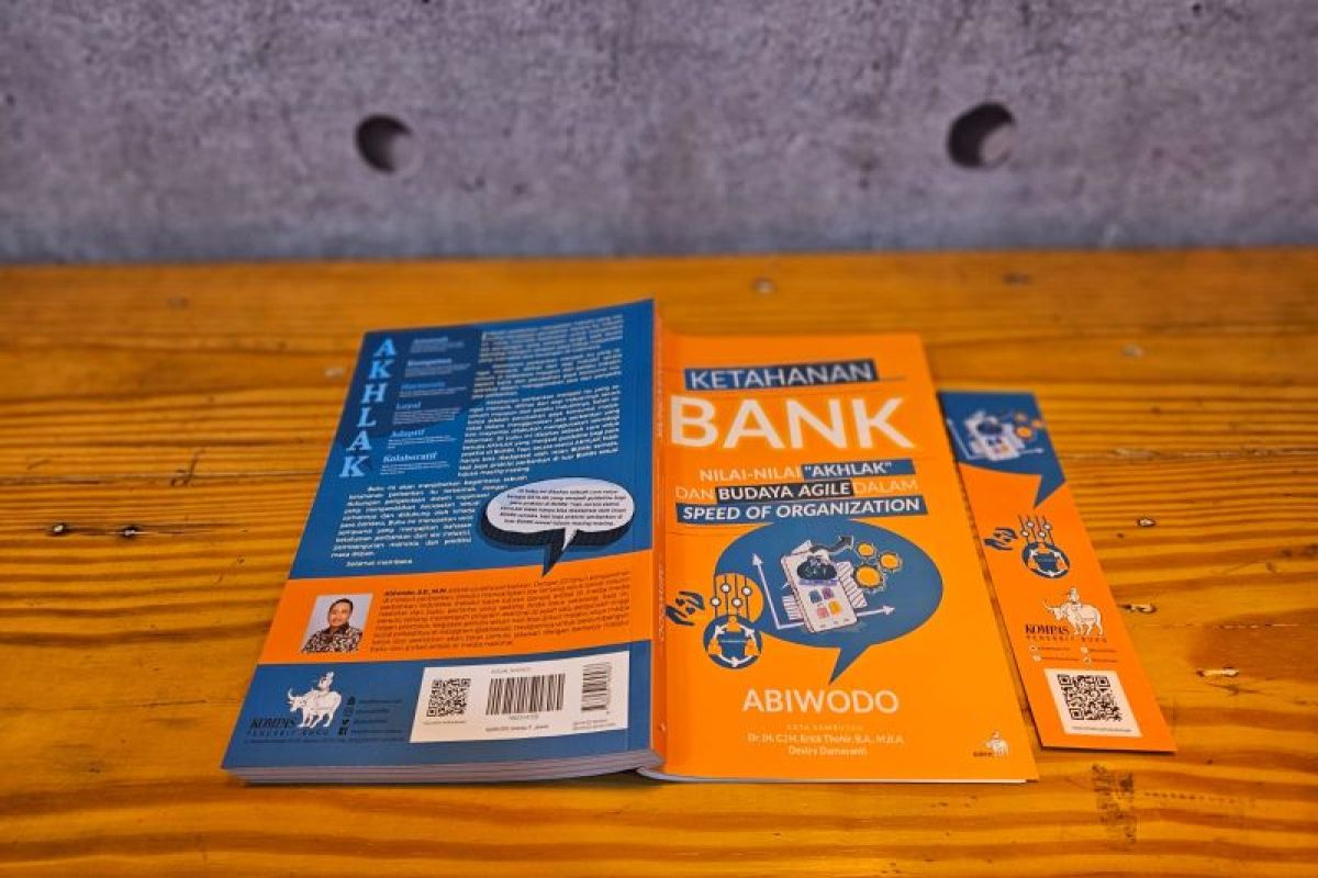 Buku "Ketahanan Bank" bahas nilai AKHLAK dalam industri perbankan