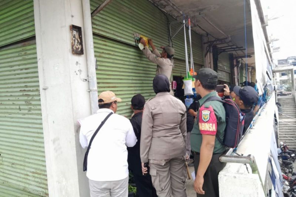 Pemkab Rejang Lebong segel 81 kios nunggak bayar sewa