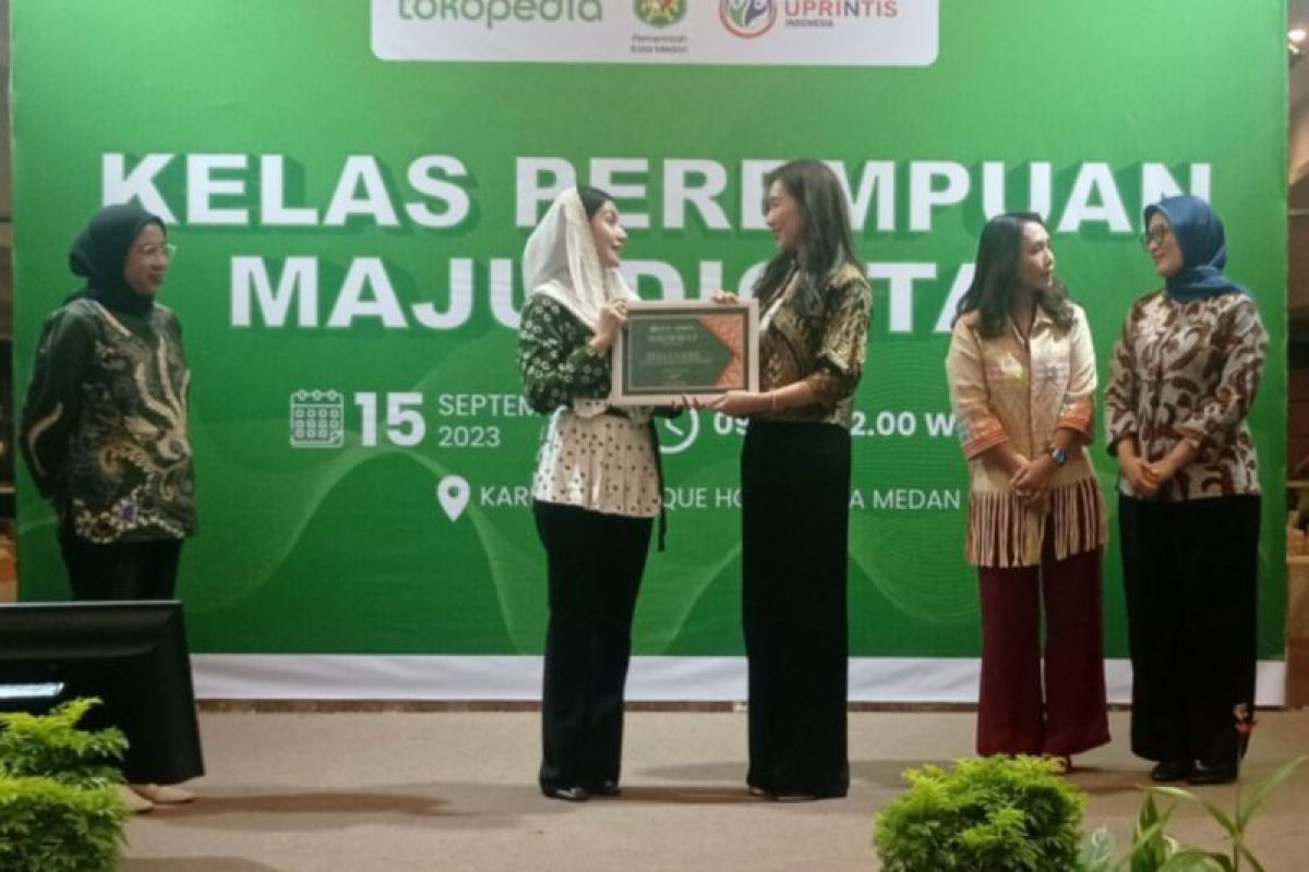 Tokopedia-UPRINTIS-Dekranasda Medan gelar Kelas Perempuan Maju Digital