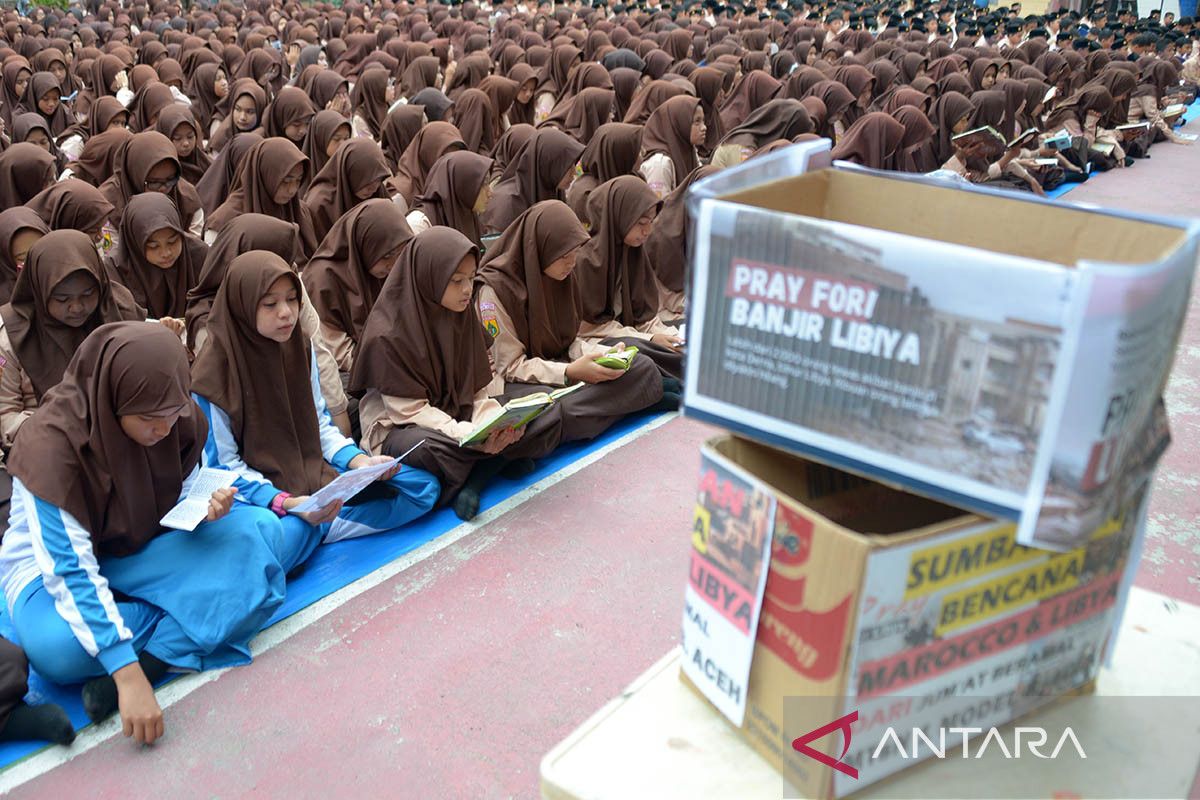 FOTO - Pelajar gelar yasinan untuk korban bencana Maroko dan Libya