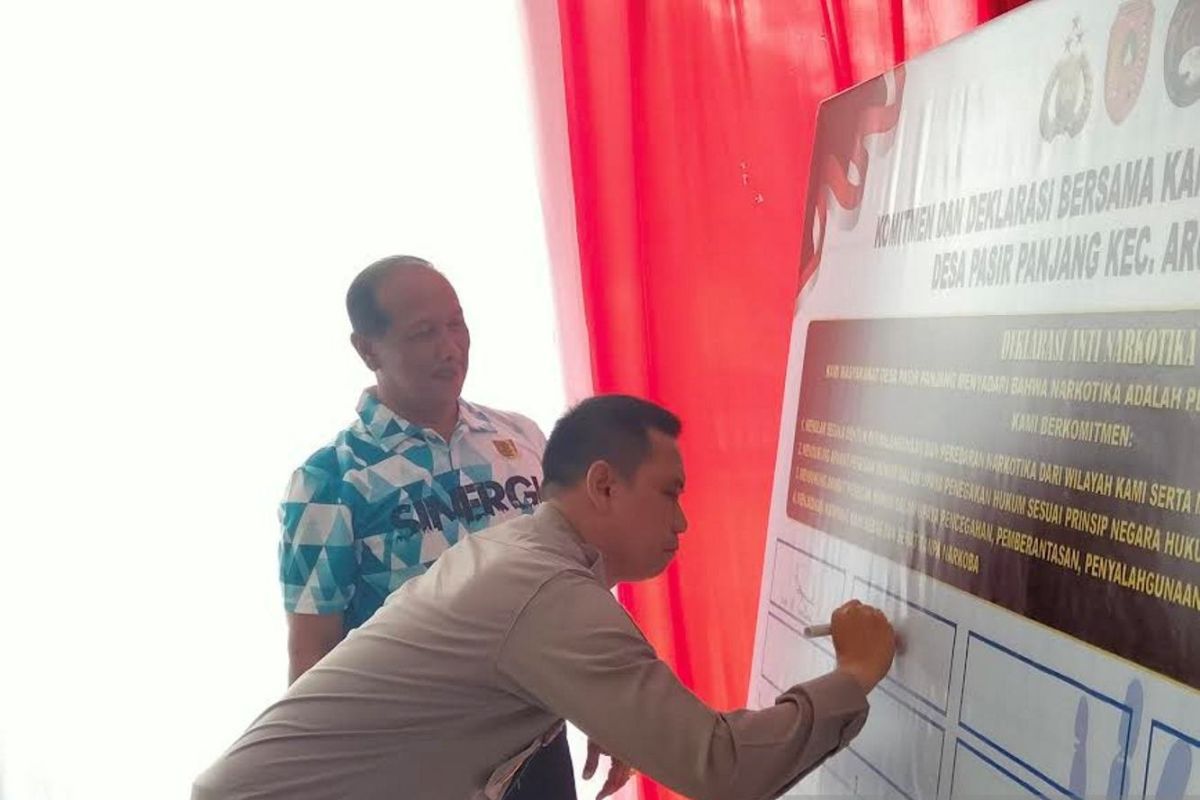 Polres Kobar gelar penandatangan fakta integritas bebas narkoba di Desa Pasir Panjang