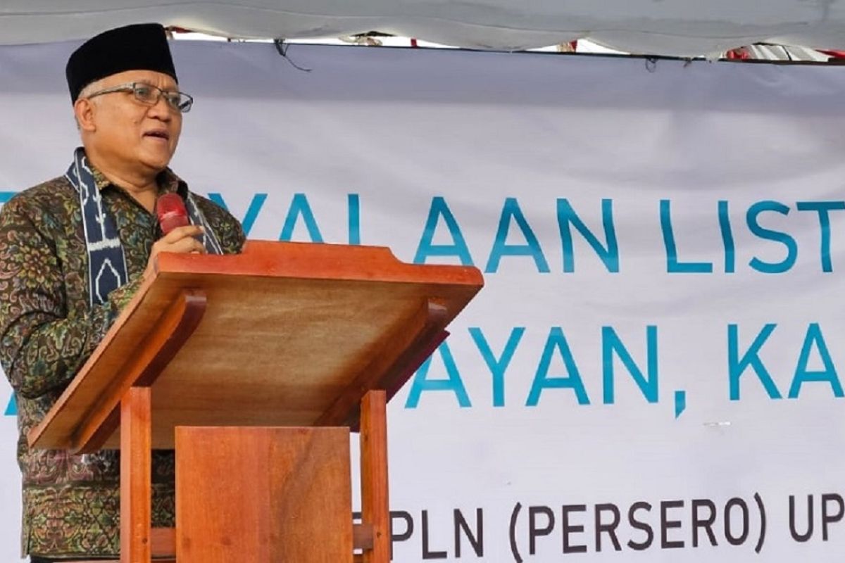 Warga Melawi bersuka cita listrik PLN menyala 24 jam