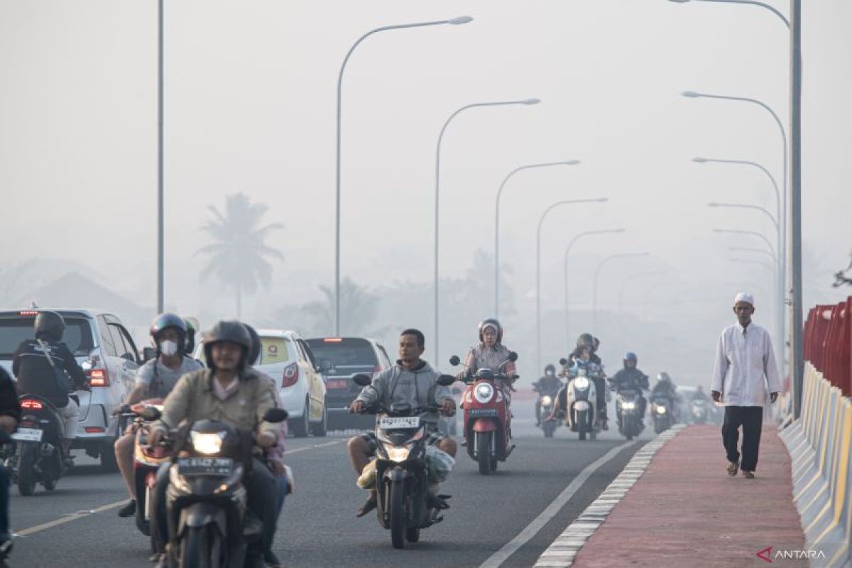 BMKG keluarkan peringatan potensi asap di Palembang, kota besar lainnya alami hujan ringan
