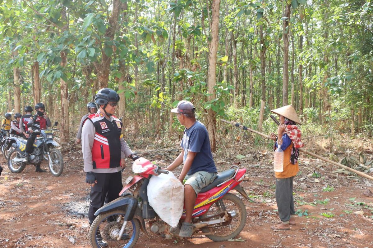 Polres Jepara gencarkan patroli di hutan untuk cegah kebakaran