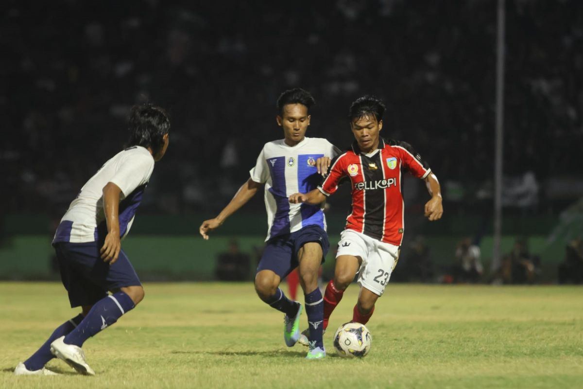 Tim sepak bola Kediri raih medali perak Porprov Jatim VIII