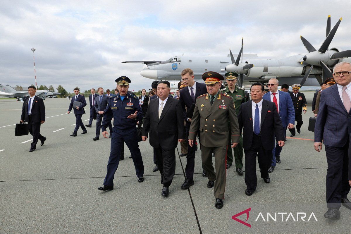 Kim Jong Un sangat terkesan dengan tekonologi canggih dirgantara Rusia