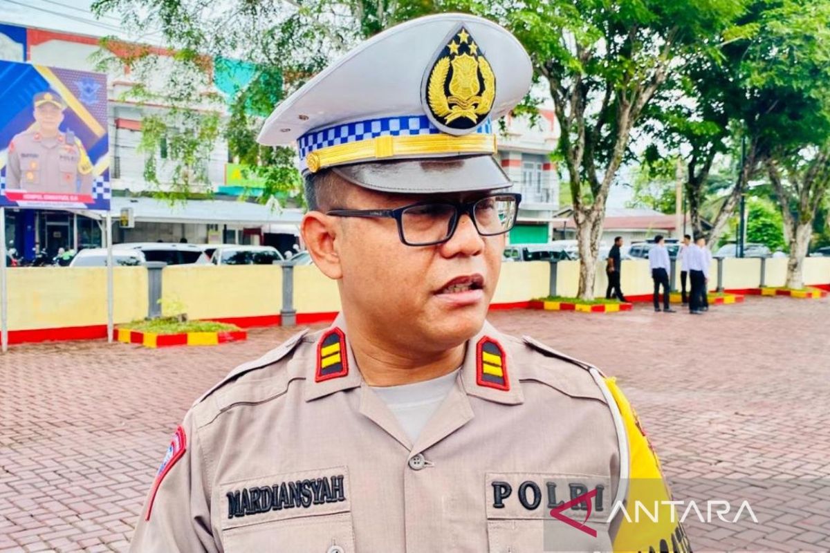 Polres Aceh Barat sosialisasi aturan keselamatan berlalu-lintas ke pedagang