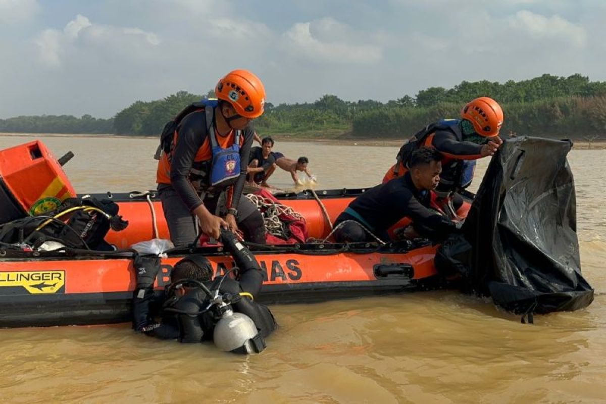 Penyelam Basarnas Jambi temukan pemuda tenggelam di Sungai Batanghari