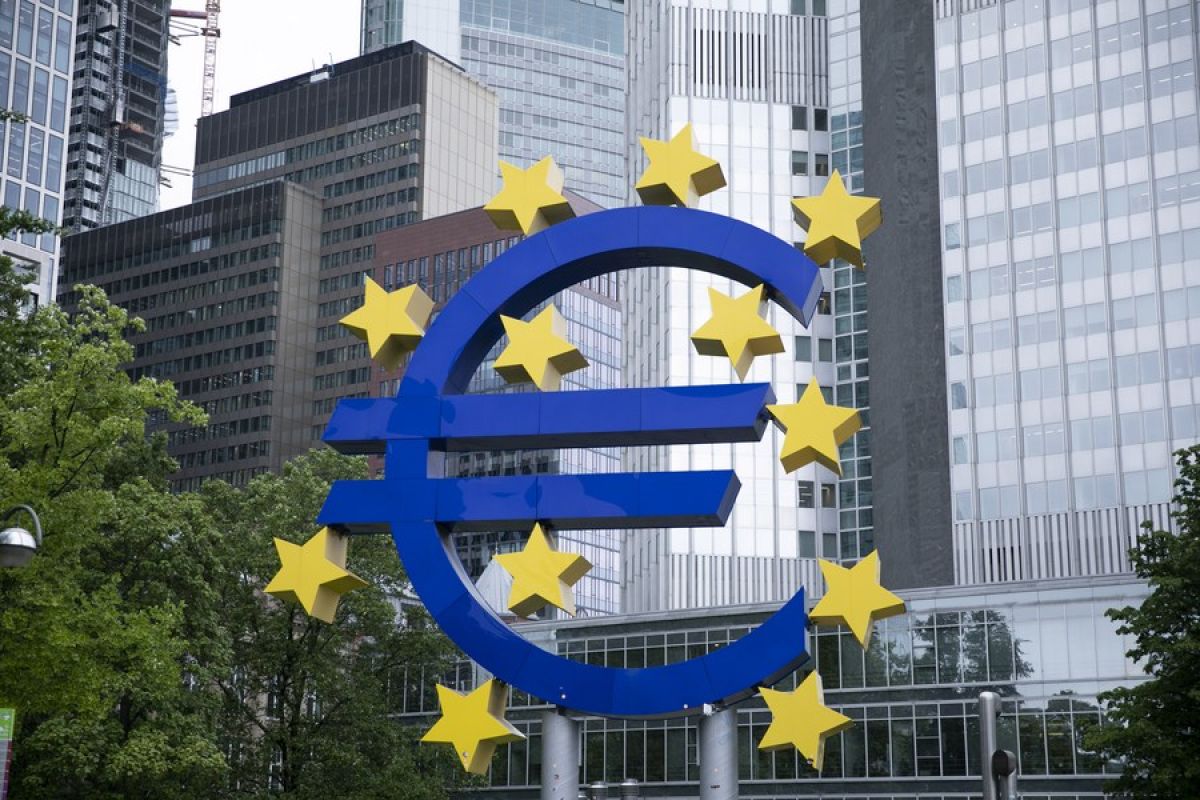 ECB naikkan suku bunga ke level tertinggi sepanjang masa