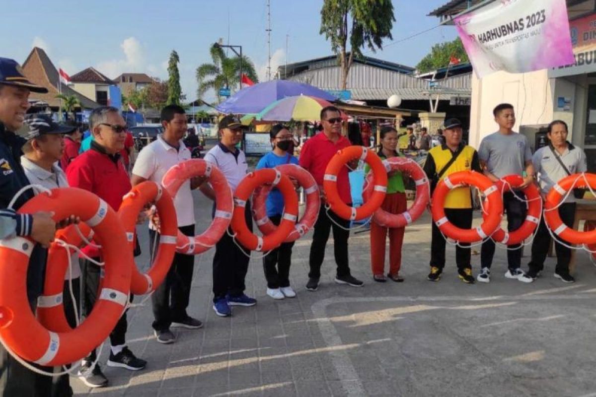 Pemkot Denpasar bantu sarana keselamatan pelayaran di Pelabuhan Serangan