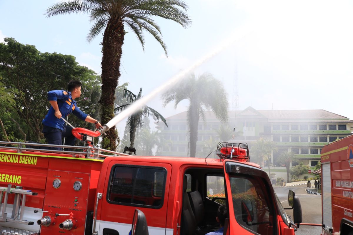 Tekan polusi udara, Pemkab Tangerang semprotkan eco enzim