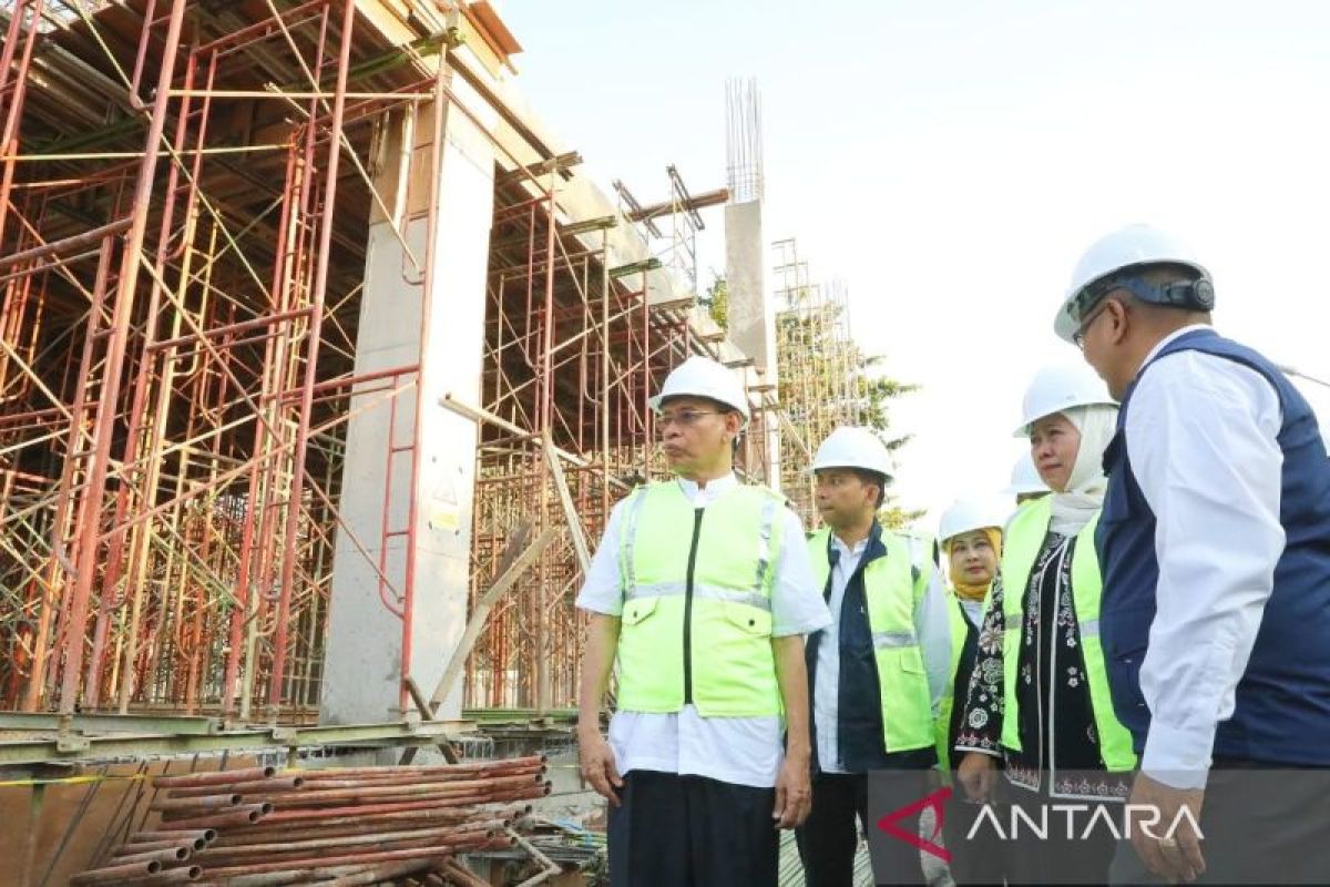 Gubernur Khofifah resmikan pembangunan Plaza Airlangga