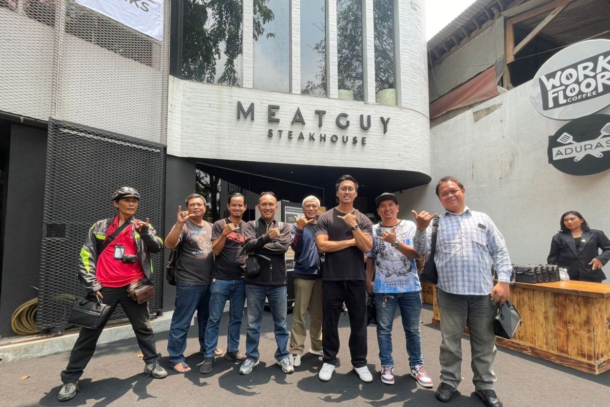 Rayakan HUT pertama, Meatguys Steakhouse dengan 