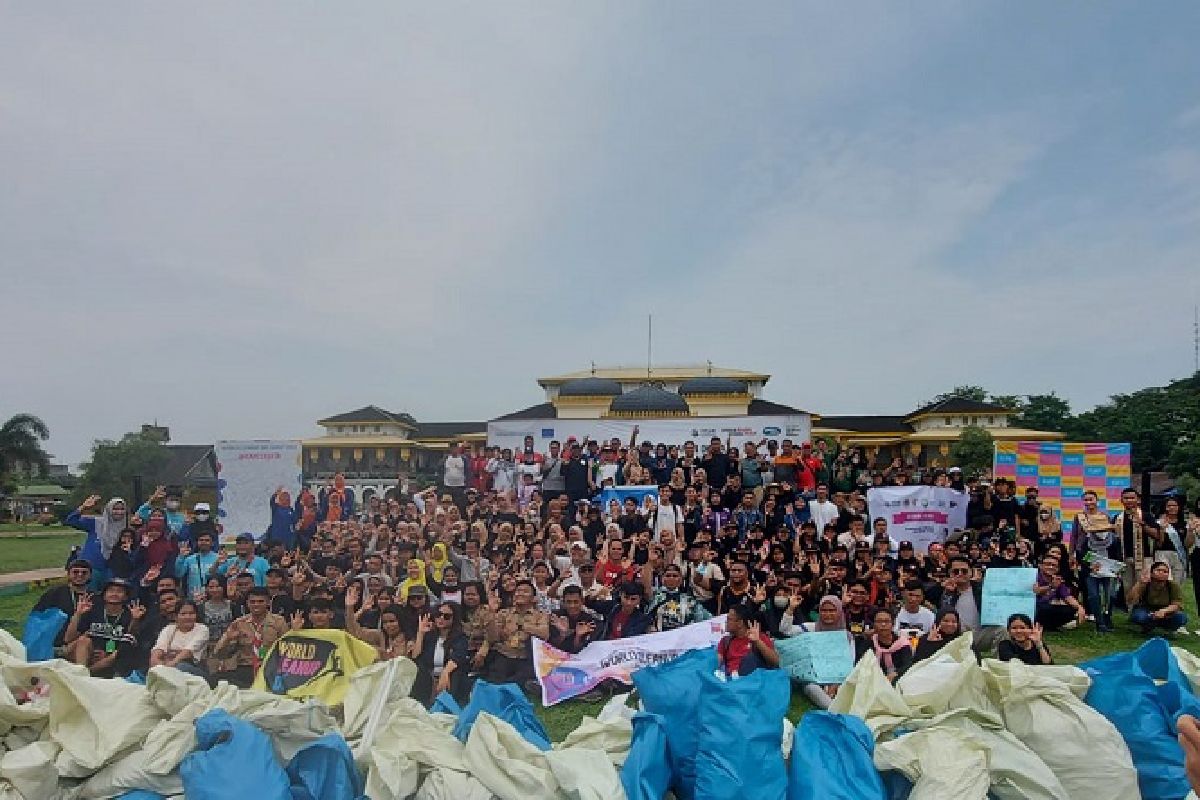 Ribuan warga Sumut ambil bagian dalam gerakan World Clean-Up Day 2023