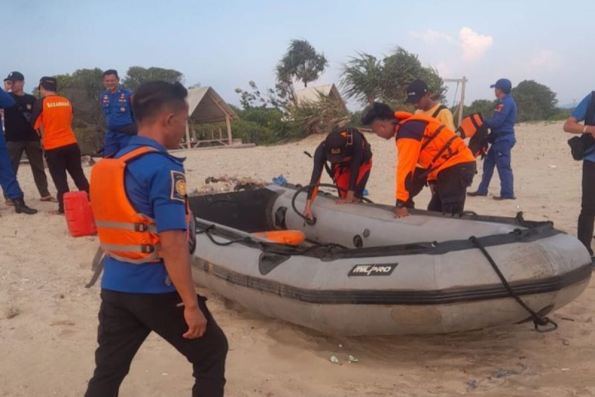 Tim SAR gabungan cari korban tenggelam di Pantai Ketang Lampung Selatan