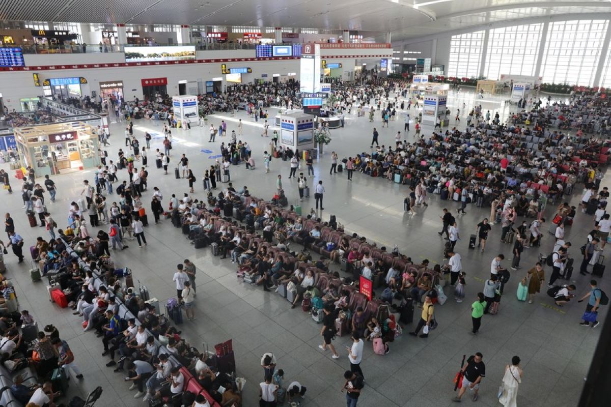 China catat rekor penjualan tiket kereta jelang Festival Musim Gugur
