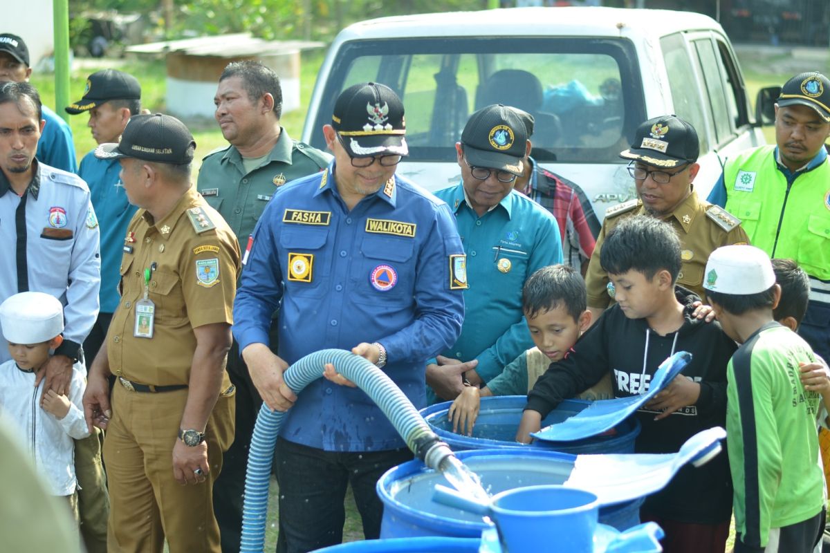 Pemkot Jambi salurkan 204 ribu liter bantuan air bersih selama lima hari